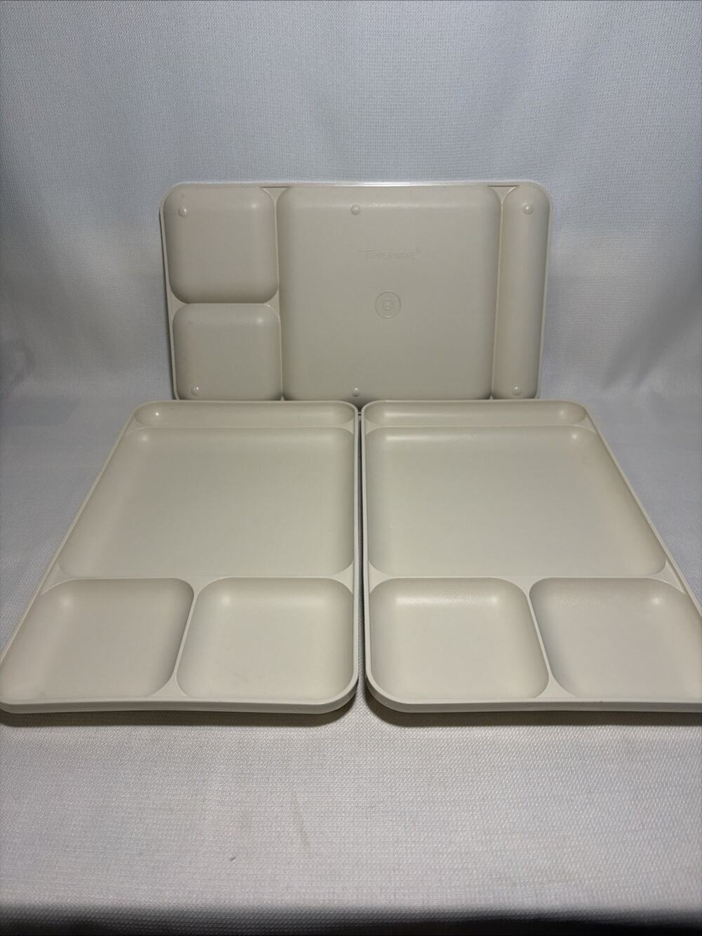 Set Of 3 Tupperware Divided Trays Almond Cafeteria Plates Discontinued 15x9”